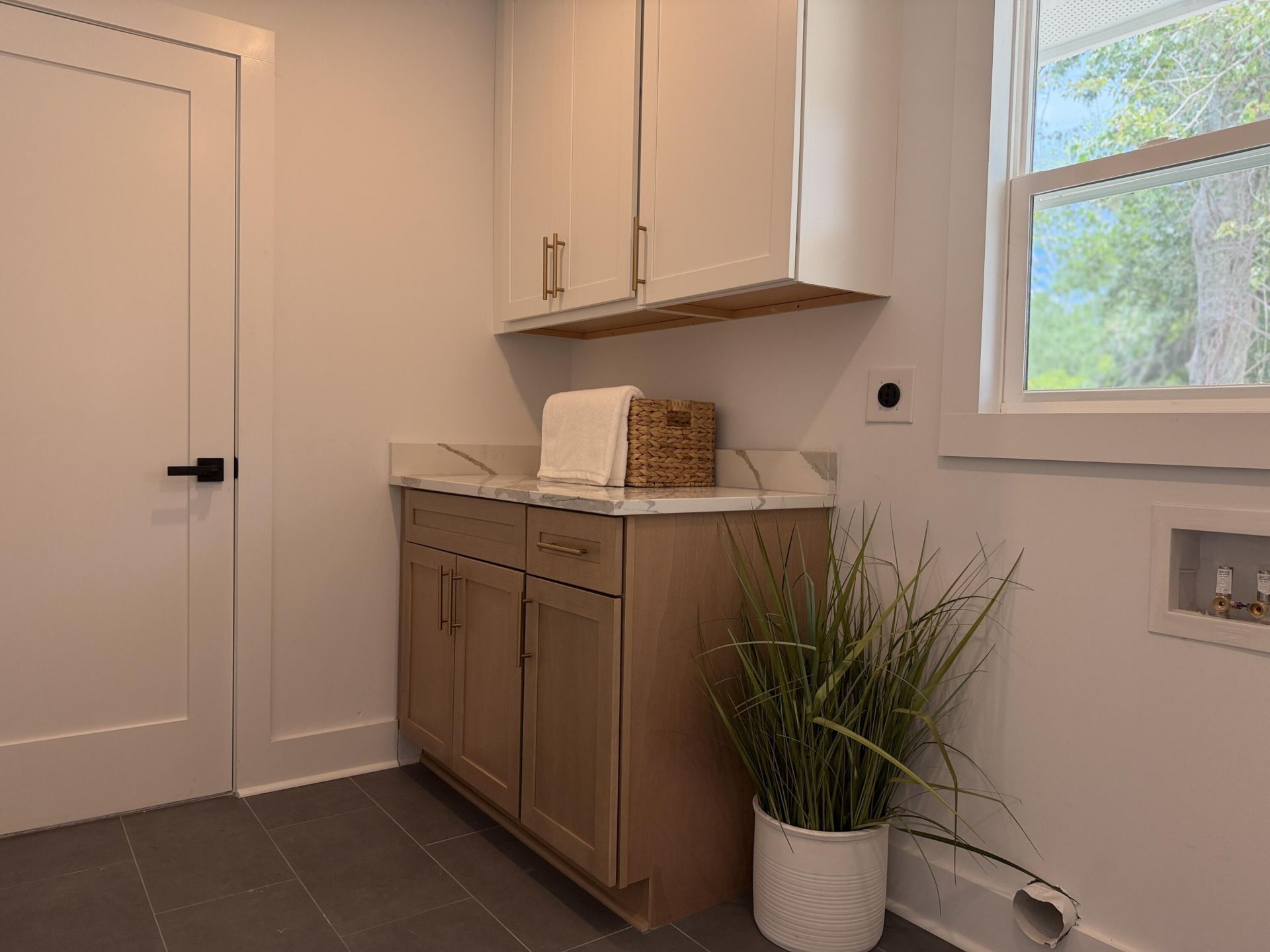10 Lavington Road Photo 41