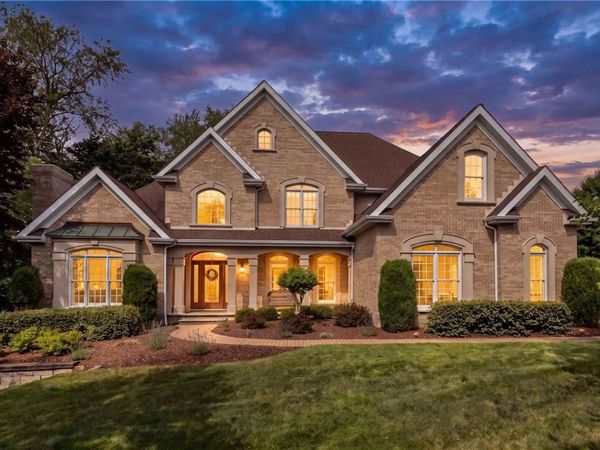 204 Saint Ives, Zelienople, PA 16063