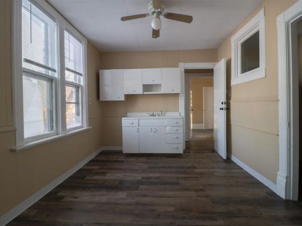 1801 W Meinecke Ave, Milwaukee, WI 53206