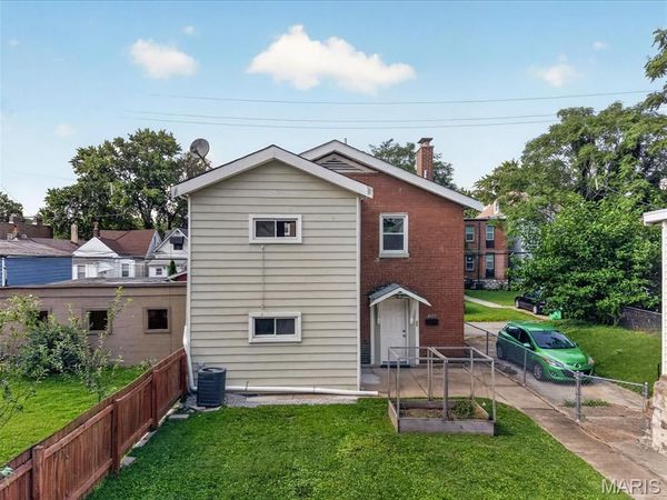 4157 Connecticut , St Louis, MO 63116