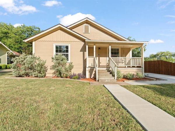 102 S 4th Street , Grandview, TX 76050