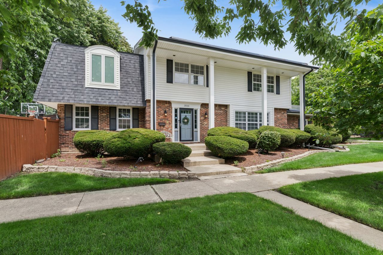 2800 De Cook Avenue , Park Ridge, IL 60068