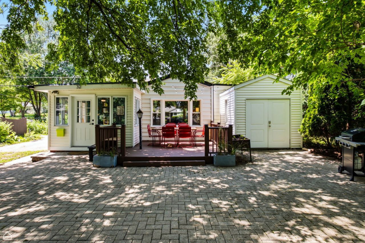 32 S Grant Street , Westmont, IL 60559