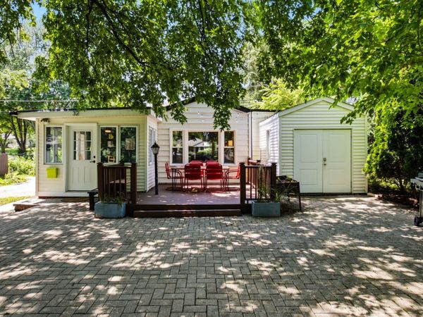 32 S Grant Street , Westmont, IL 60559