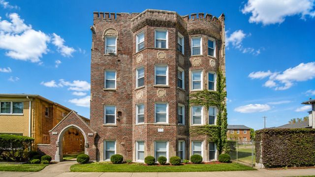7914 S Dobson Avenue , Chicago, IL 60619