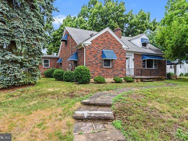 125 W GOVERNOR ROAD, HERSHEY, PA 17033