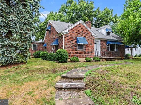 125 W GOVERNOR ROAD , HERSHEY, PA 17033