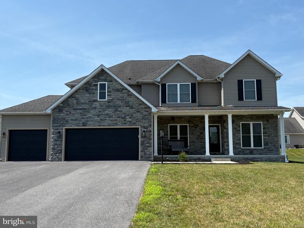 711 STARR AVENUE, CHAMBERSBURG, PA 17202