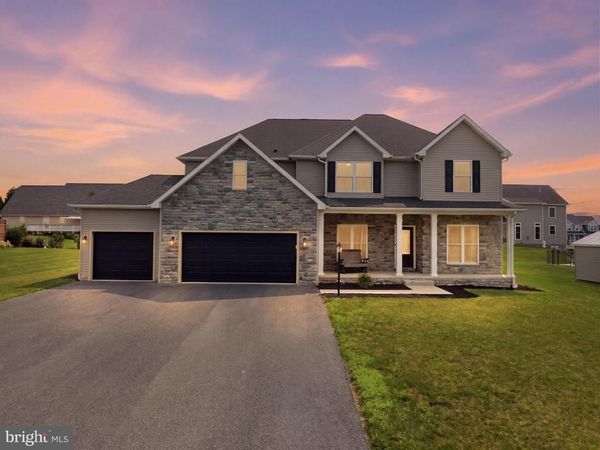 711 STARR AVENUE, CHAMBERSBURG, PA 17202