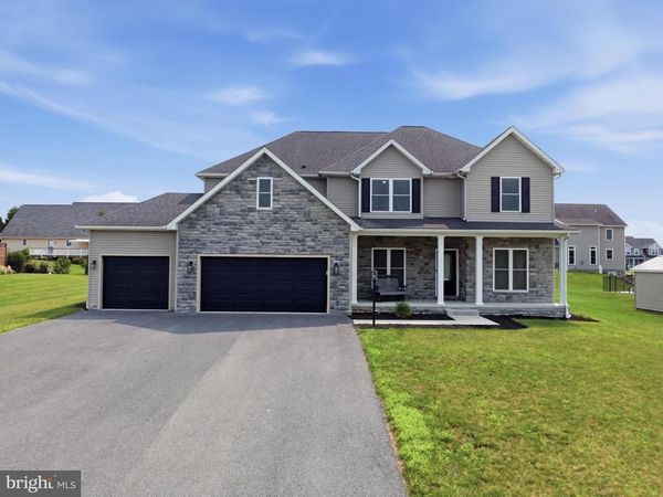 711 STARR AVENUE, CHAMBERSBURG, PA 17202