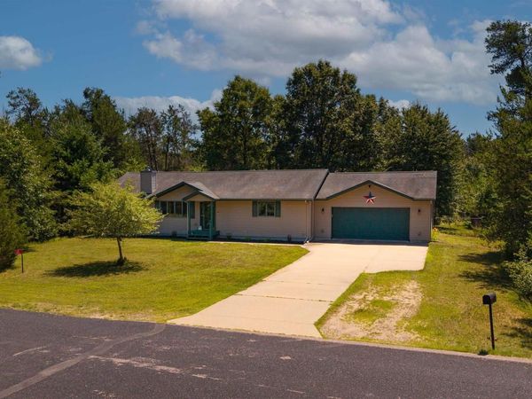 212 W WALDEN WAY, Nekoosa, WI 54457