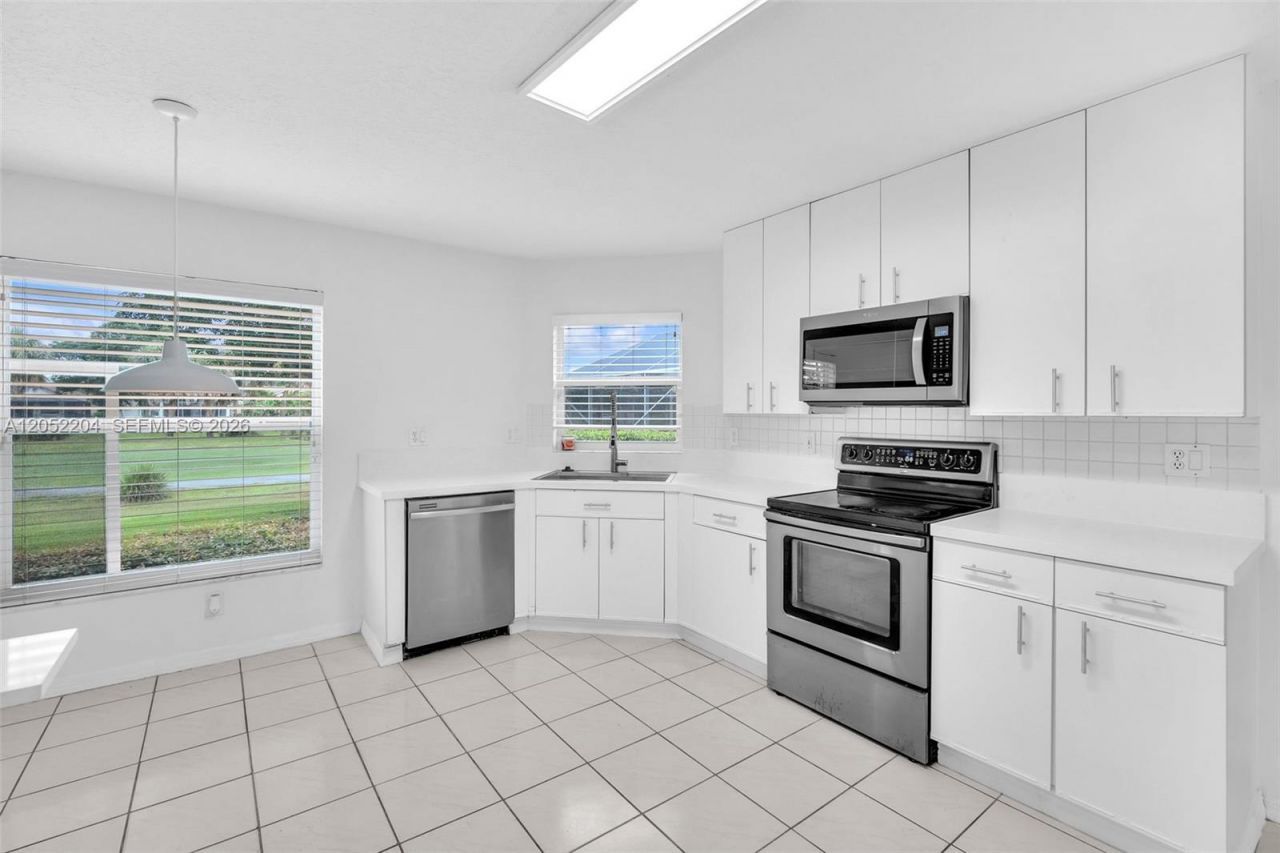 1637 SW 156th Av, Pembroke Pines, FL 33027 Photo