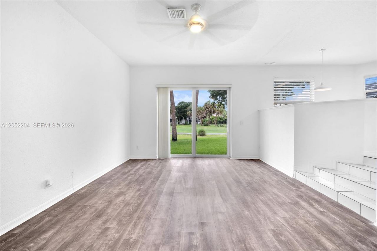 1637 SW 156th Av, Pembroke Pines, FL 33027 Photo