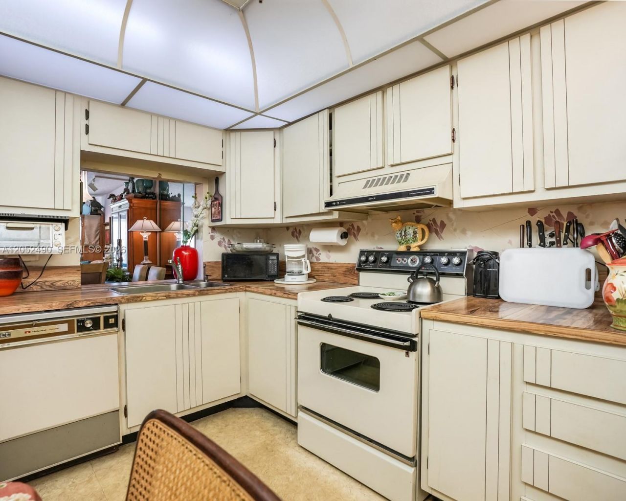 3930 Inverrary Blvd , Unit 406-D, Lauderhill, FL 33319 Photo