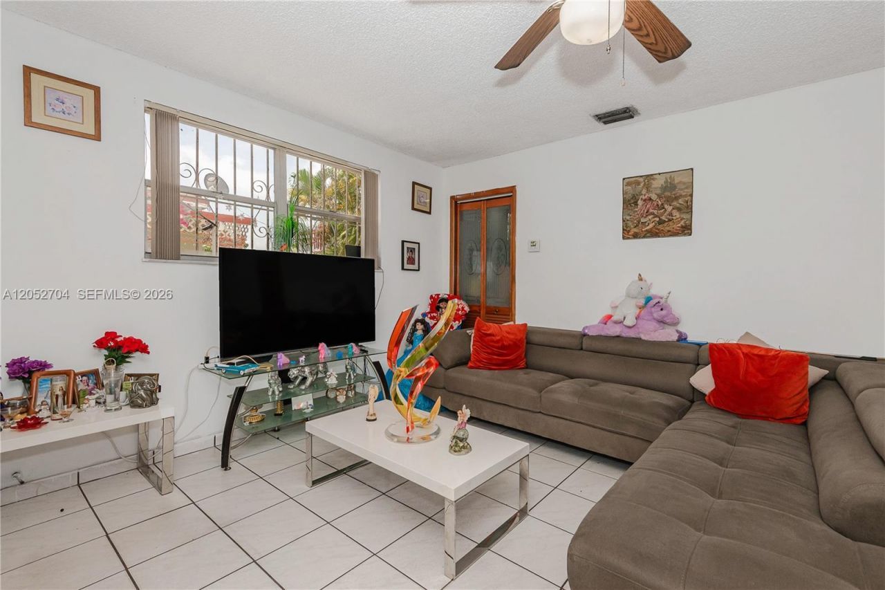 225 E 43rd St , Hialeah, FL 33013 Photo