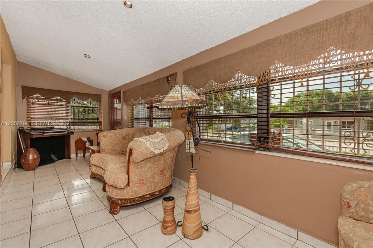225 E 43rd St , Hialeah, FL 33013 Photo