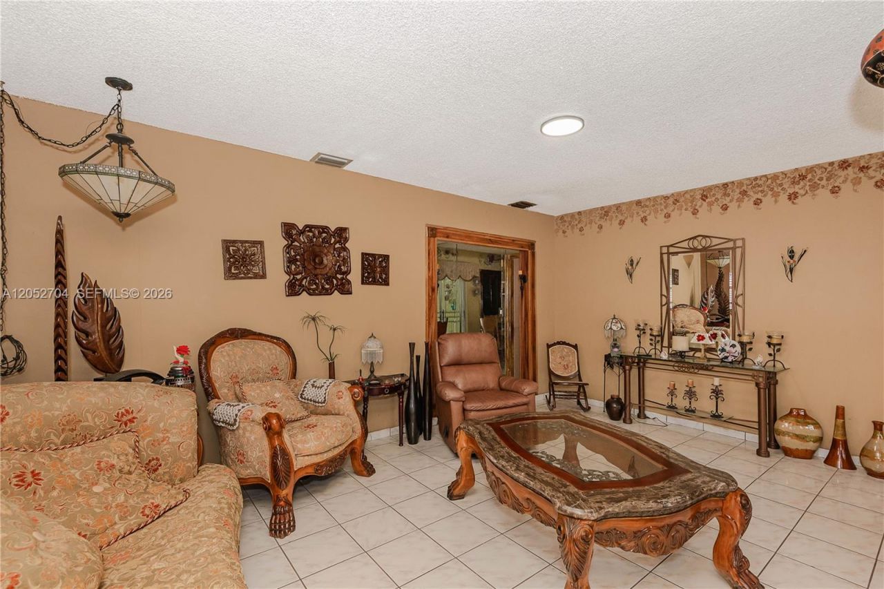 225 E 43rd St , Hialeah, FL 33013 Photo