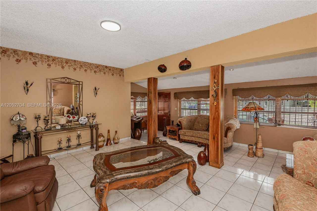 225 E 43rd St , Hialeah, FL 33013 Photo