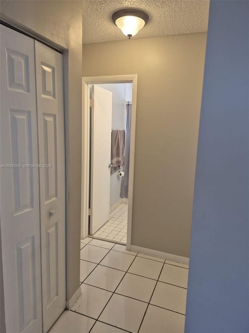 7818 W 34th Ln , Unit 25-201, Hialeah, FL 33018 Photo