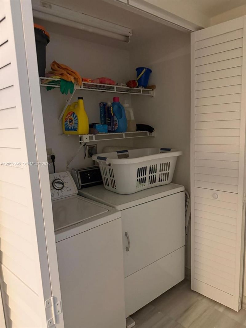 16425 Collins Ave , Unit 2415, Sunny Isles Beach, FL 33160 Photo