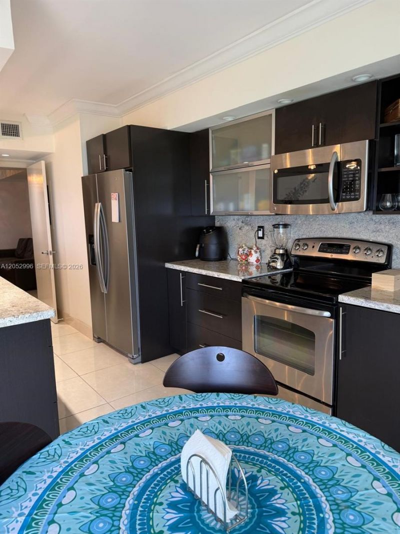16425 Collins Ave , Unit 2415, Sunny Isles Beach, FL 33160 Photo