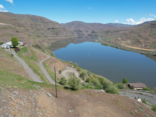 1563 West Lake Drive, Clarkston, WA 00000