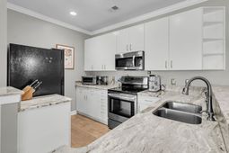 1377 Hopton Circle photo 4