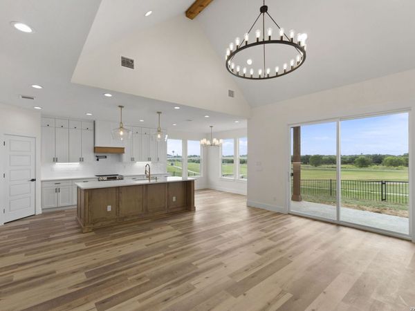 165 Whitewing Way, Floresville, TX 78114