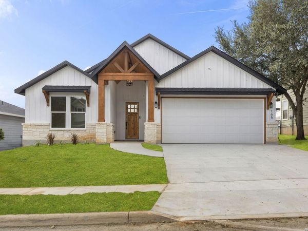 165 Whitewing Way, Floresville, TX 78114