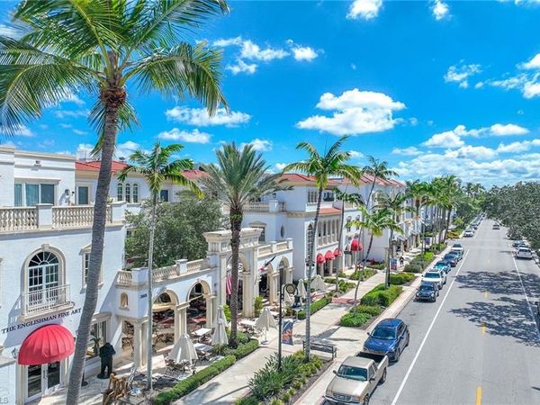 365 5th AVE S, Unit 306, NAPLES, FL 34102