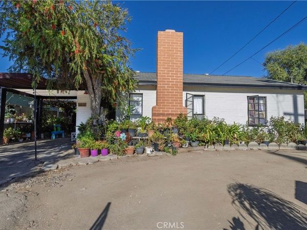 6832 Bellaire Avenue, North Hollywood, CA 91605