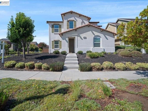 4003 Summit Dr, Tracy, CA 95377