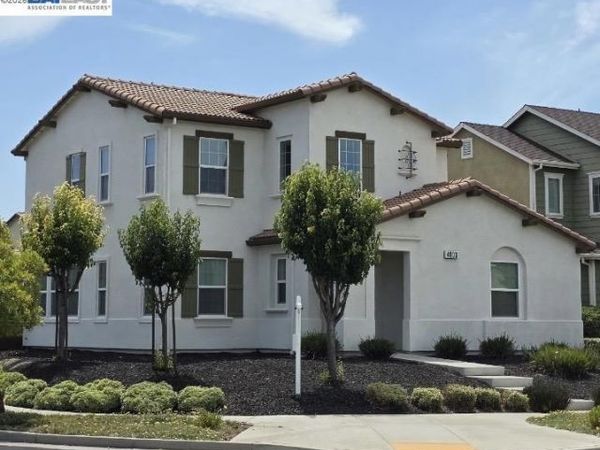 4003 Summit Dr, Tracy, CA 95377