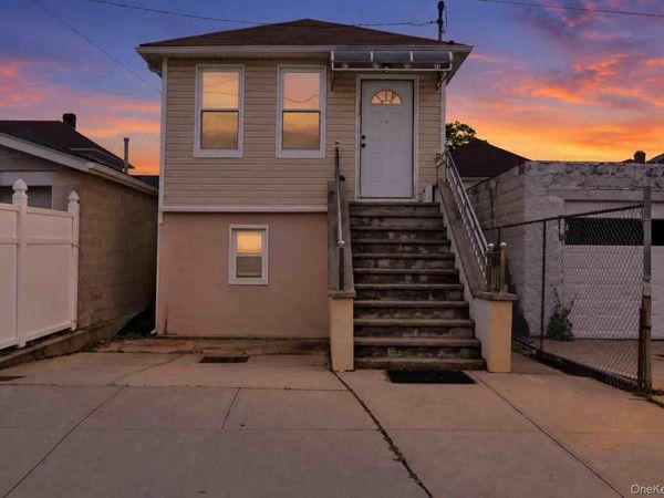 6940 Gouverneur Avenue, Arverne, NY 11692