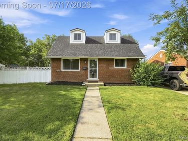 21201 E 12 Mile Road, St. Clair Shores, MI 48081