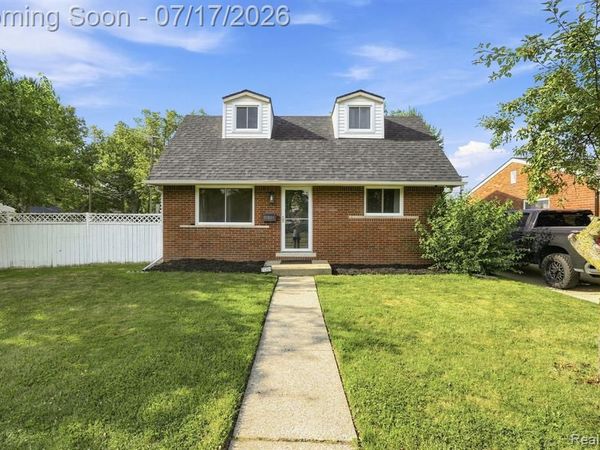 21201 E 12 Mile Road, St. Clair Shores, MI 48081