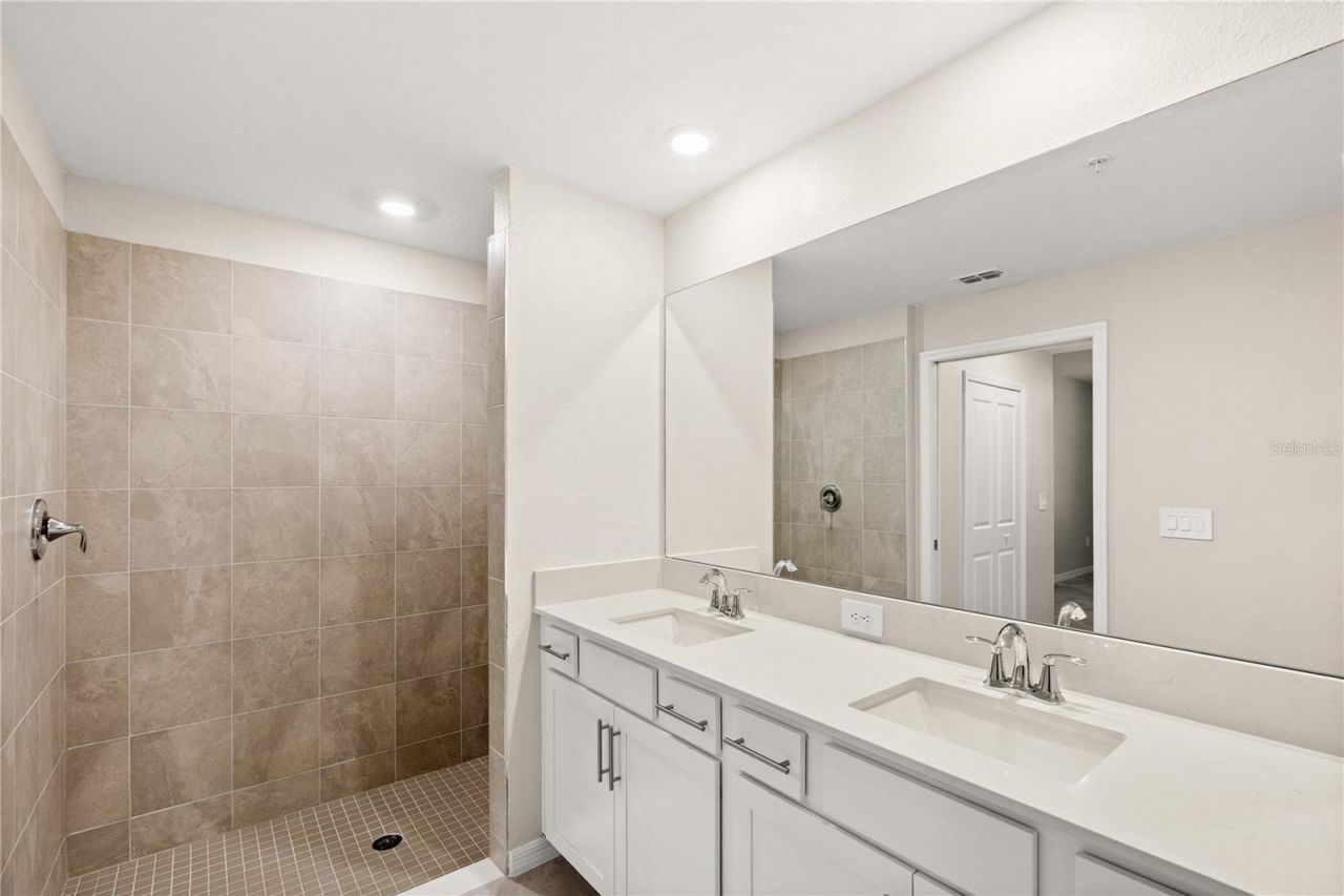 19015 Scallop Loop, Unit 103, Lakewood Ranch, FL 34211 Photo