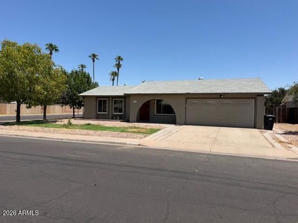 3033 S LONGMORE, Mesa, AZ 85202