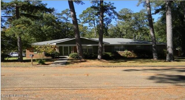 422 Edgewood Drive, Brookhaven, MS 39601 Main Photo