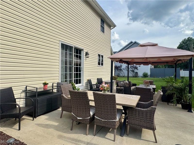 10520 Carrousel Woods Drive, New Middletown, OH 44442 Photo 6