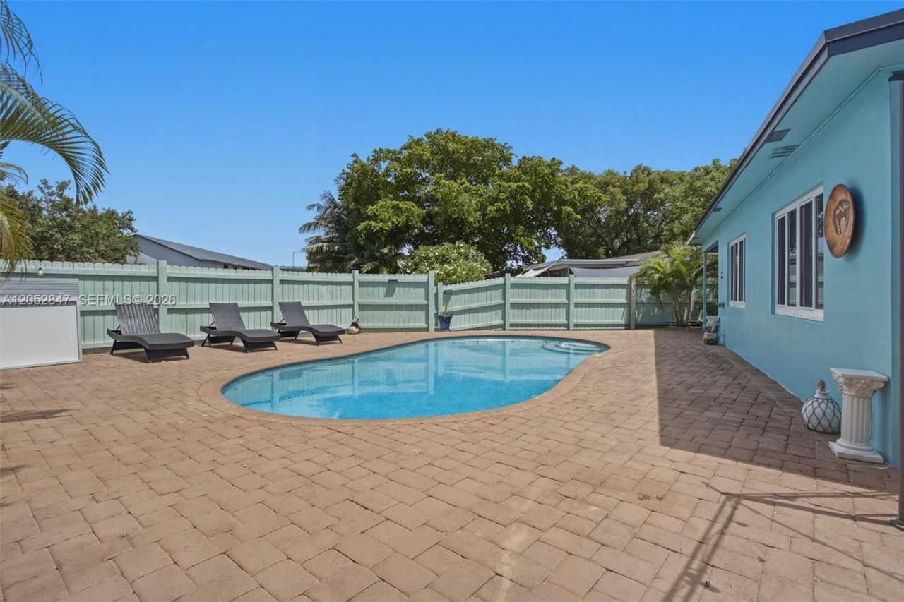 3650 NW 17th Ter, Oakland Park, FL 33309 Photo