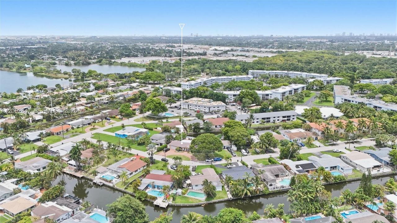 3650 NW 17th Ter, Oakland Park, FL 33309 Photo