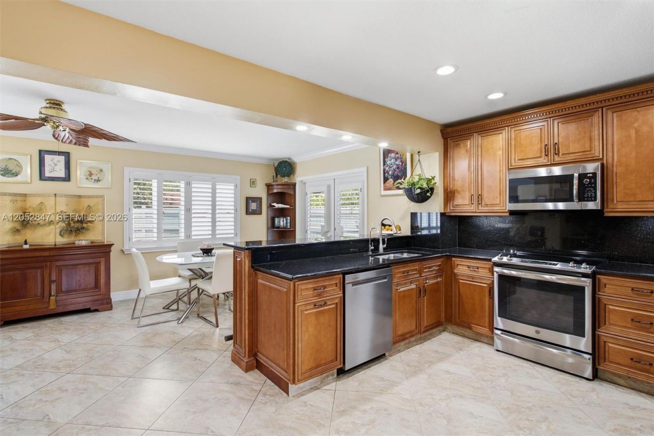 3650 NW 17th Ter, Oakland Park, FL 33309 Photo