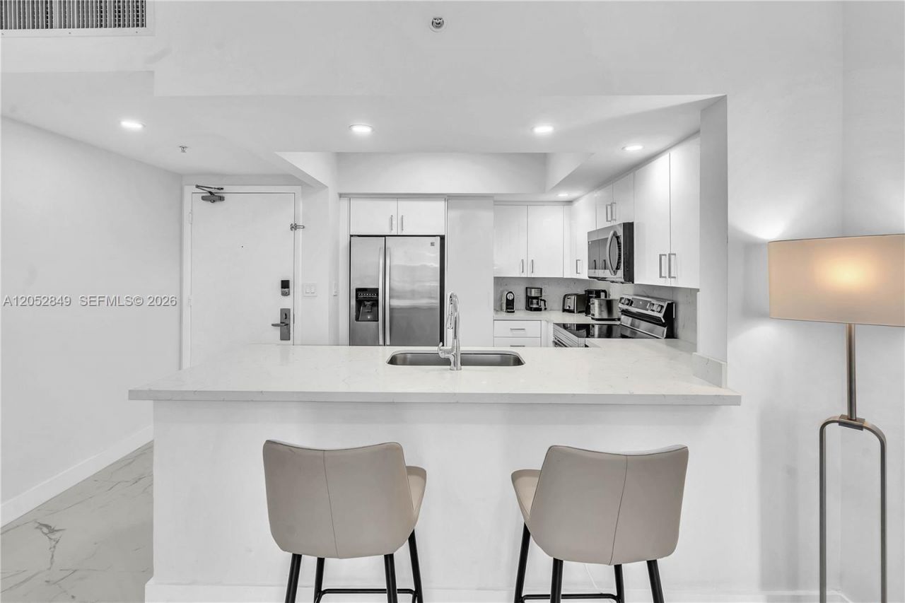 17375 Collins Ave, Unit 1703, Sunny Isles Beach, FL 33160 Photo