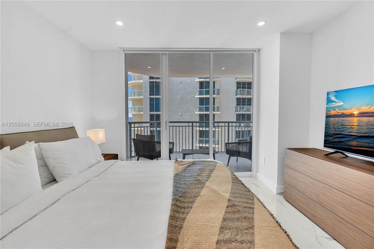 17375 Collins Ave, Unit 1703, Sunny Isles Beach, FL 33160 Photo