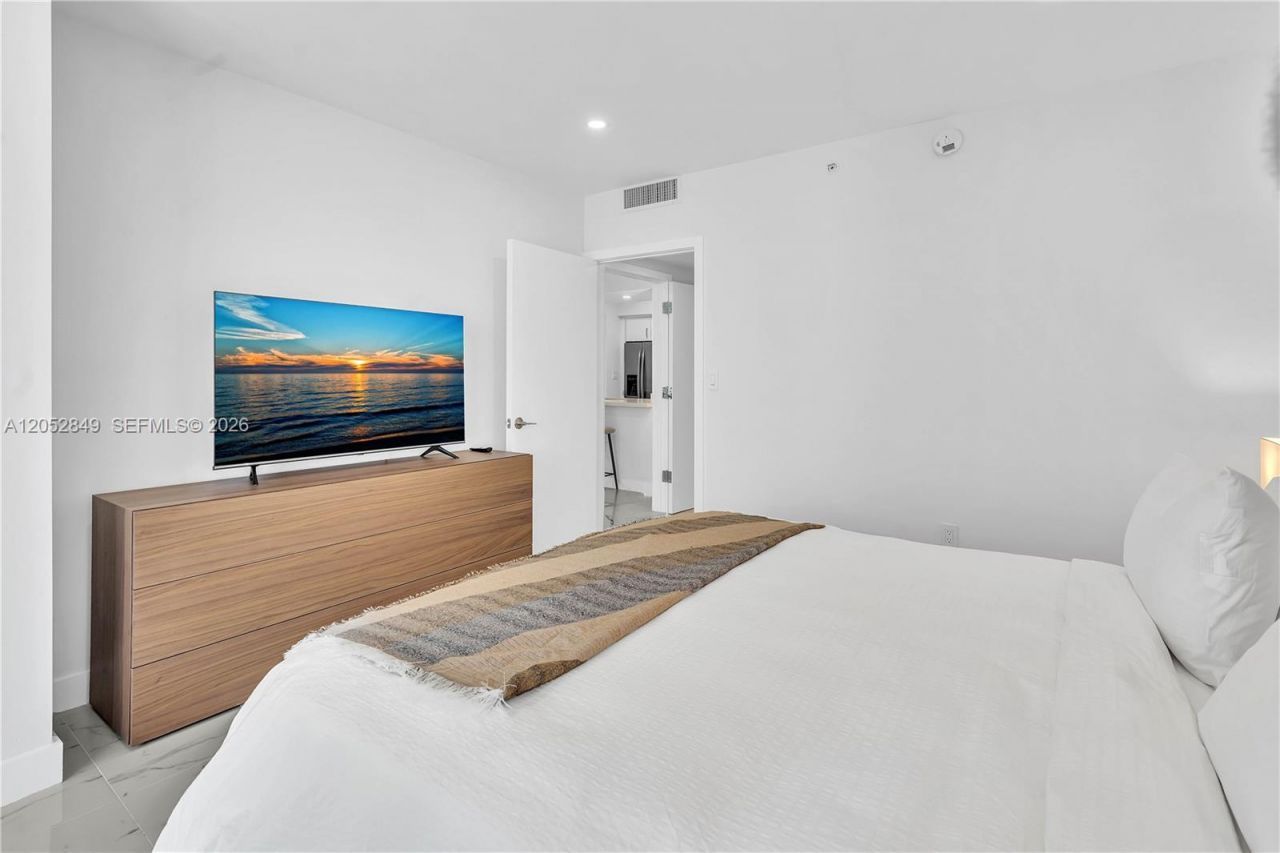 17375 Collins Ave, Unit 1703, Sunny Isles Beach, FL 33160 Photo
