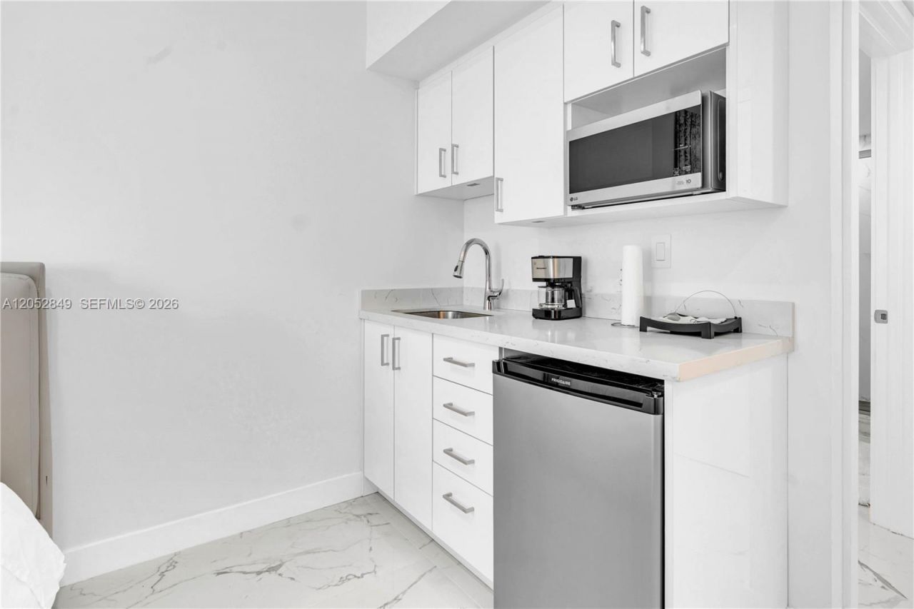 17375 Collins Ave, Unit 1703, Sunny Isles Beach, FL 33160 Photo