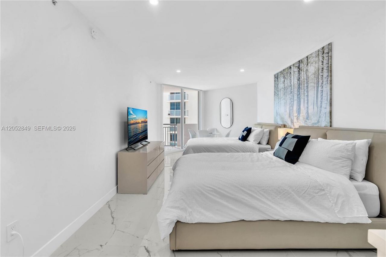 17375 Collins Ave, Unit 1703, Sunny Isles Beach, FL 33160 Photo
