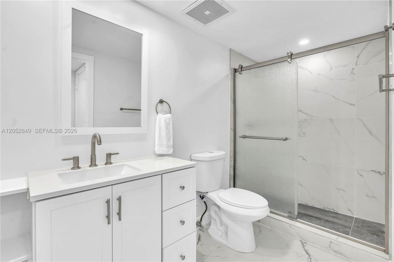 17375 Collins Ave, Unit 1703, Sunny Isles Beach, FL 33160 Photo