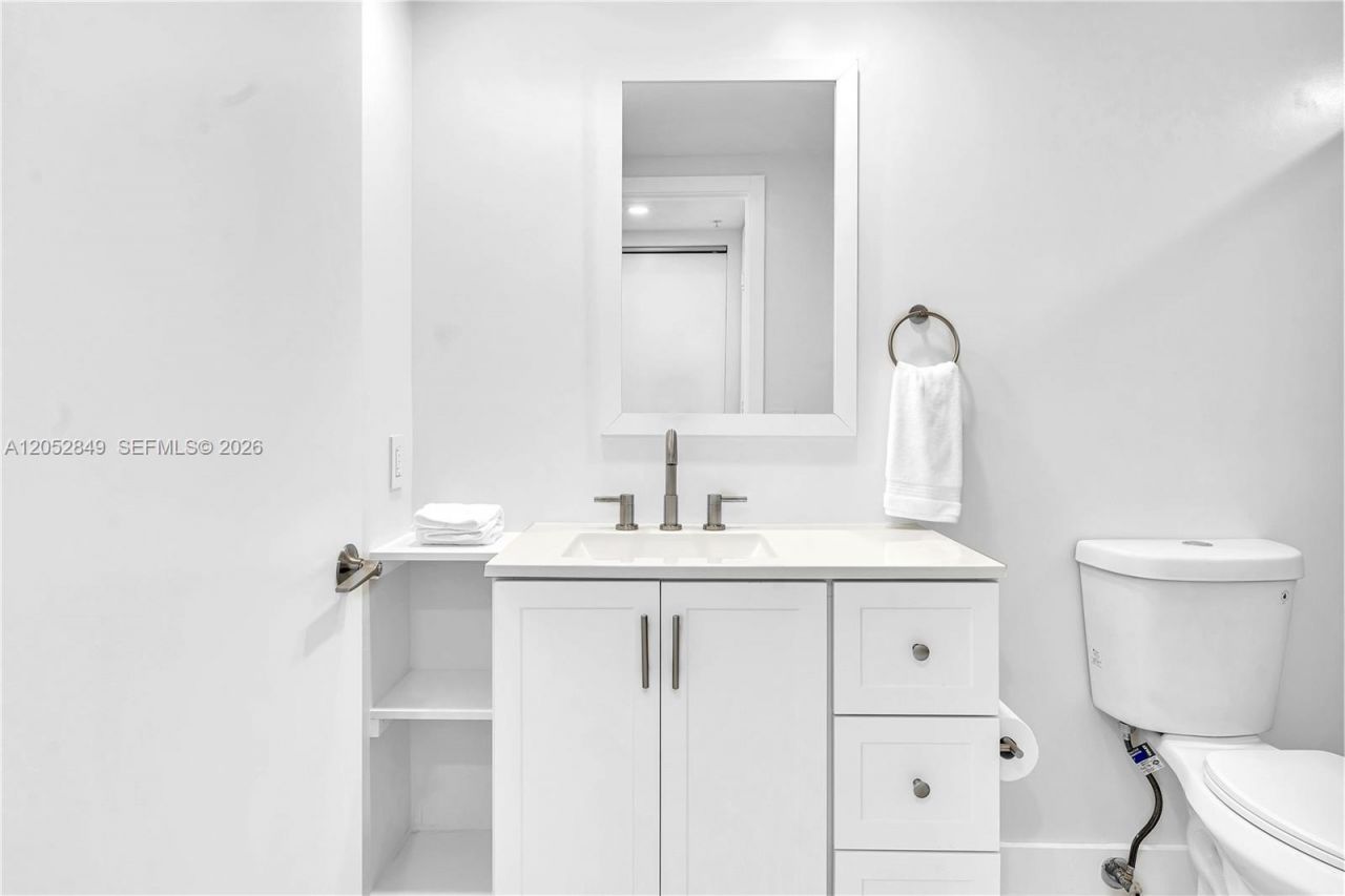 17375 Collins Ave, Unit 1703, Sunny Isles Beach, FL 33160 Photo